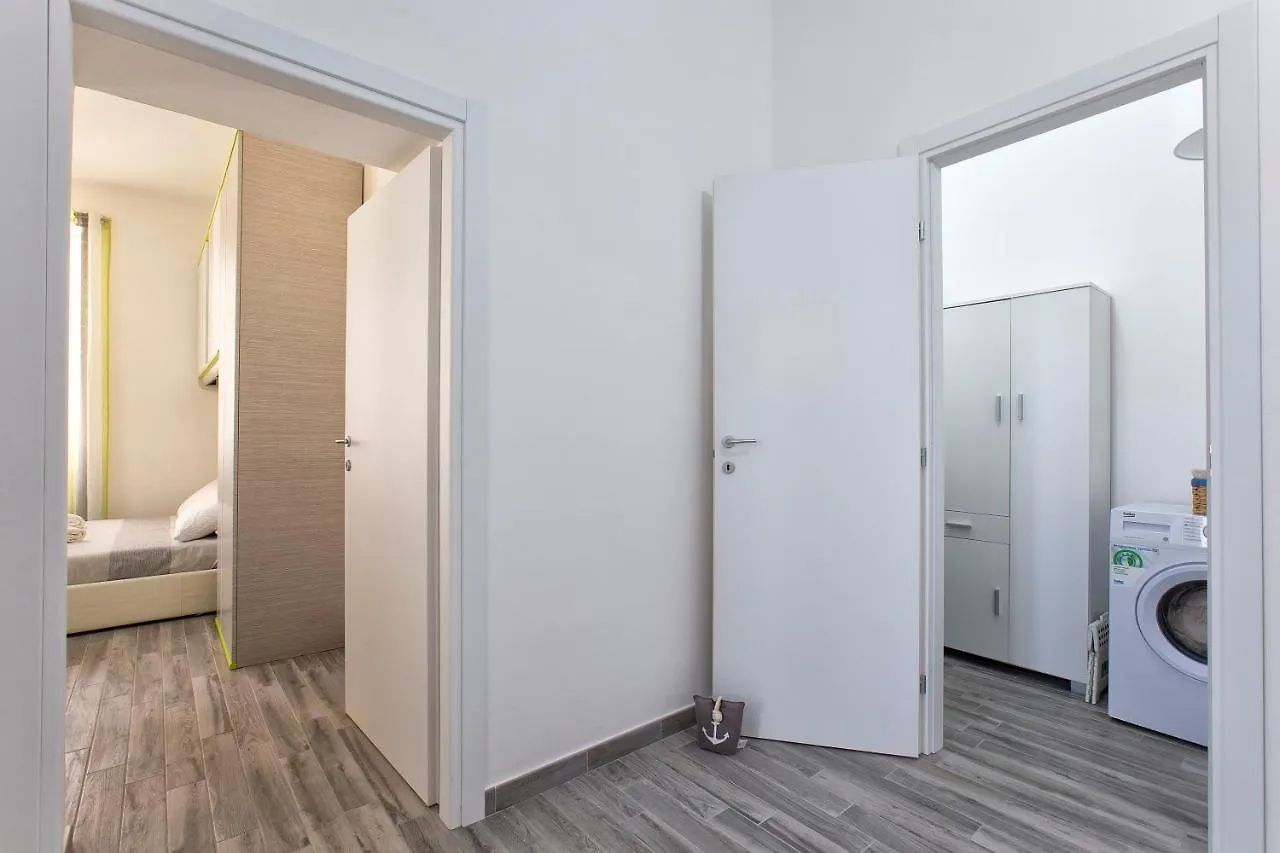 La Casa Nostra Appartamento con Parcheggio Alghero 0*,  Italia